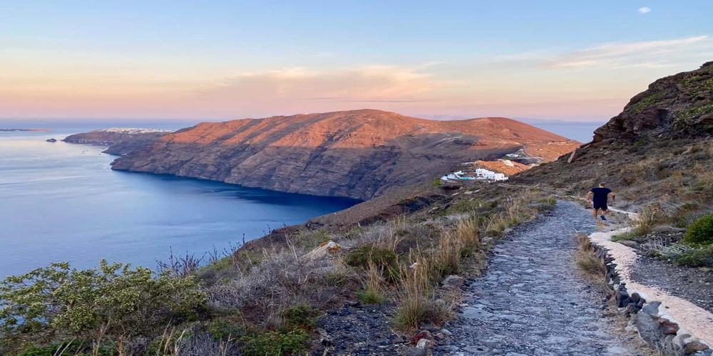 The Best Hiking Trails in Santorini