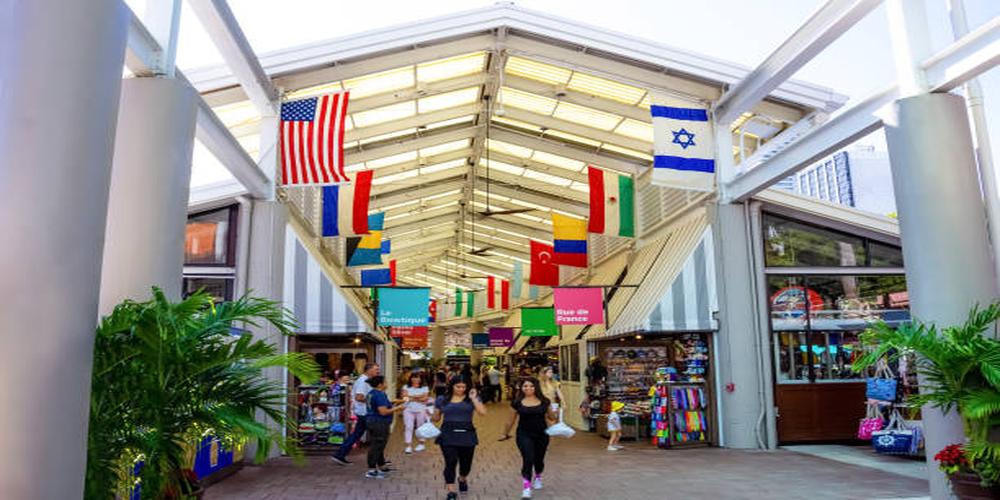 Exploring Miami’s Outdoor Markets and Local Boutiques